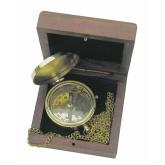 Kompas na řetízku mosaz v dřevěné krabičce průměr 5 cm